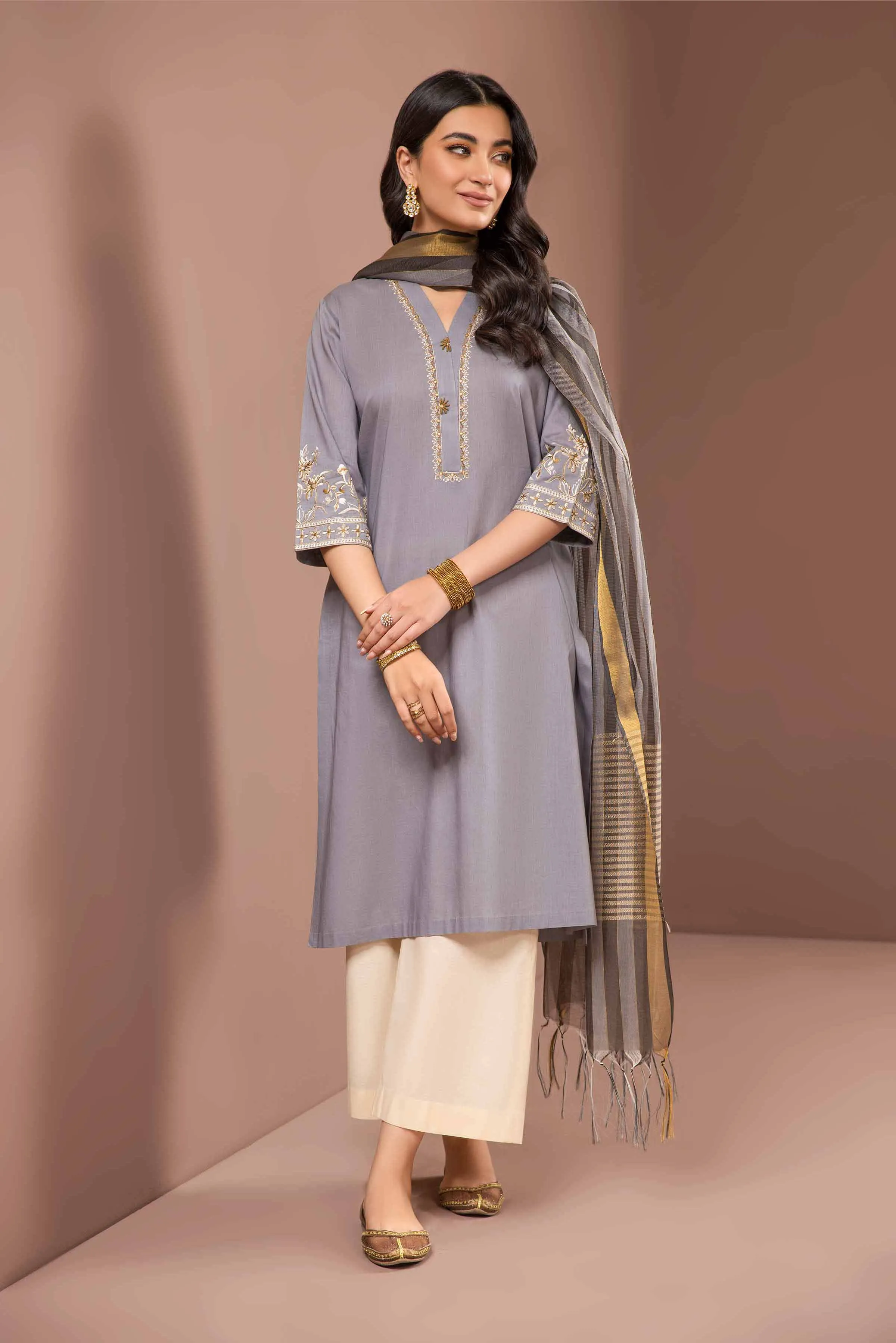 2 Piece - Embroidered Suit - PE23-161