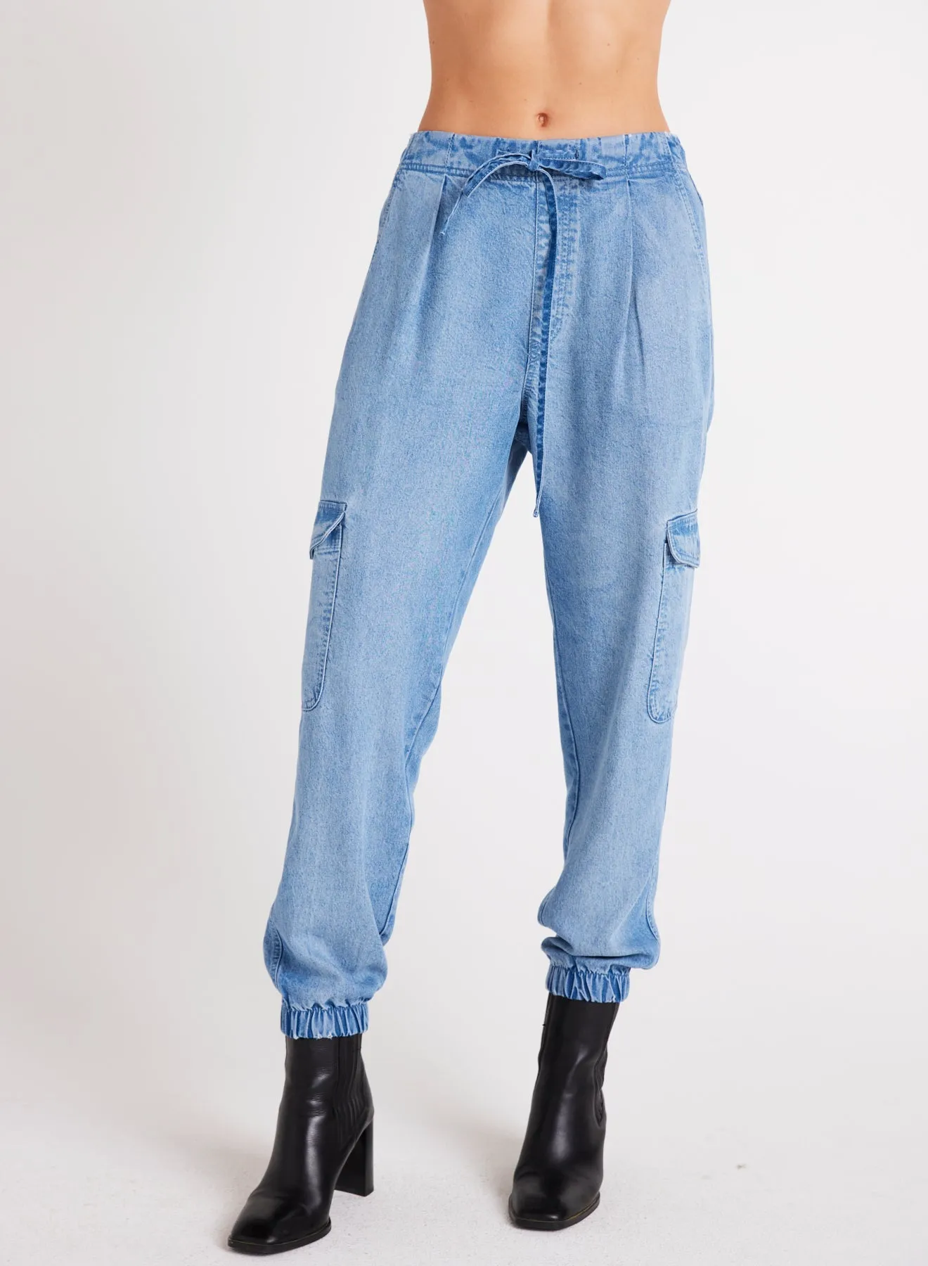 Isla Pleated Jogger - Vintage Horizon Wash